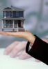 Contrato de arrendamiento de vivienda con empresa arrendataria